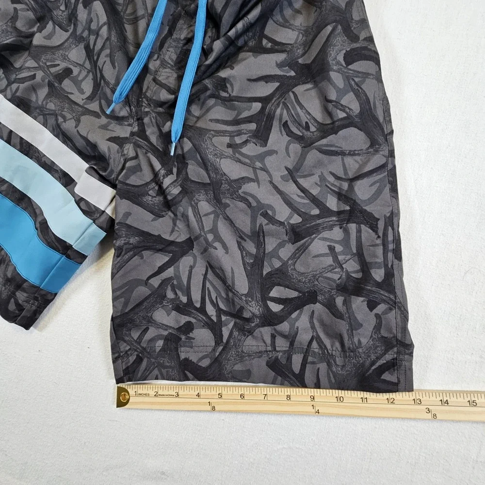 Legendary Whitetails Shorts Mens Boardshorts Swim Trunks Large Camo Swimwear‎